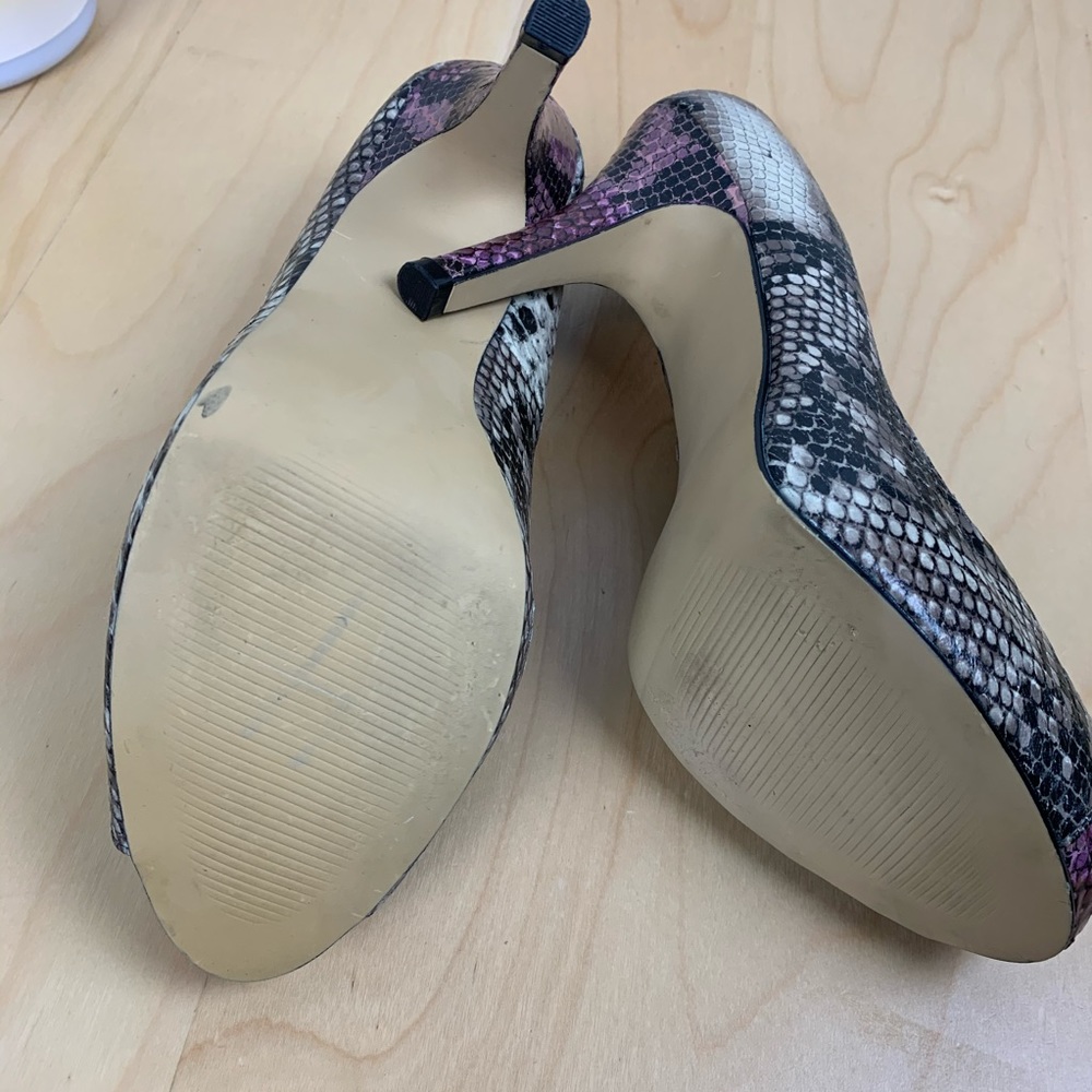 Steve Madden Heels  Faux Snake Skin Pattern Sz 9 - Picture 5 of 8